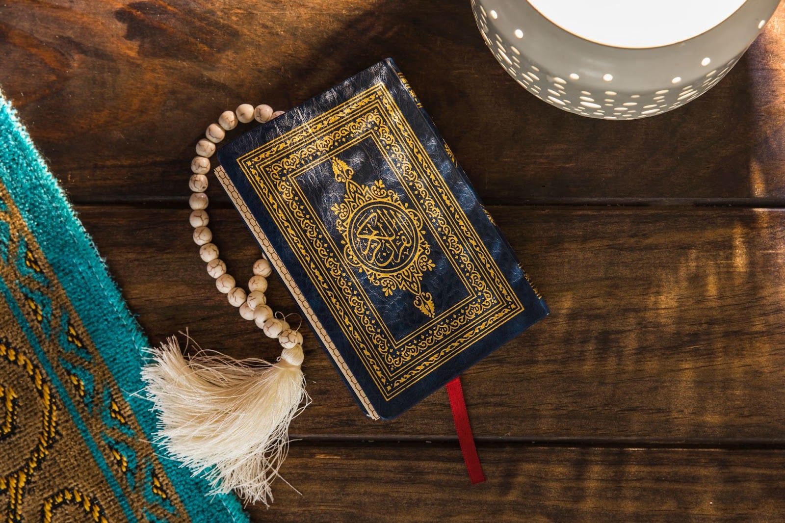 Hukum-Hukum Islam Berkaitan Adab dan Etika Berpakaian bagi Lelaki dan Perempuan
