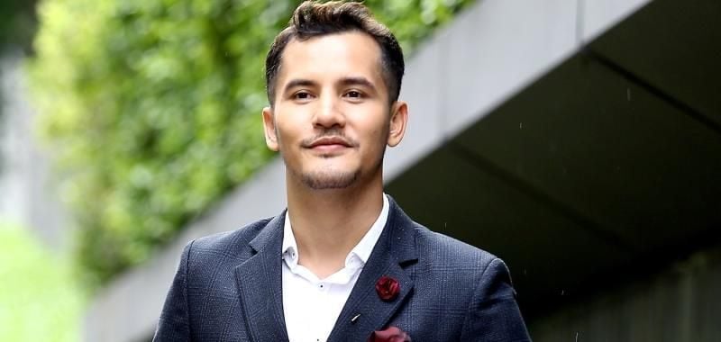 Aliff Syukri Kongsi Rezeki Dengan Pengawal Keselamatan
