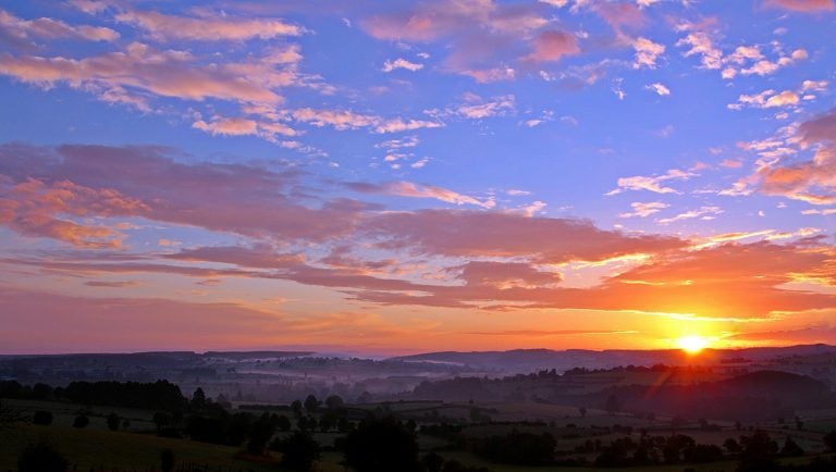 Surah Ad-Dhuha: Pujukan Dari Langit Ketika Hati Terluka dan Resah