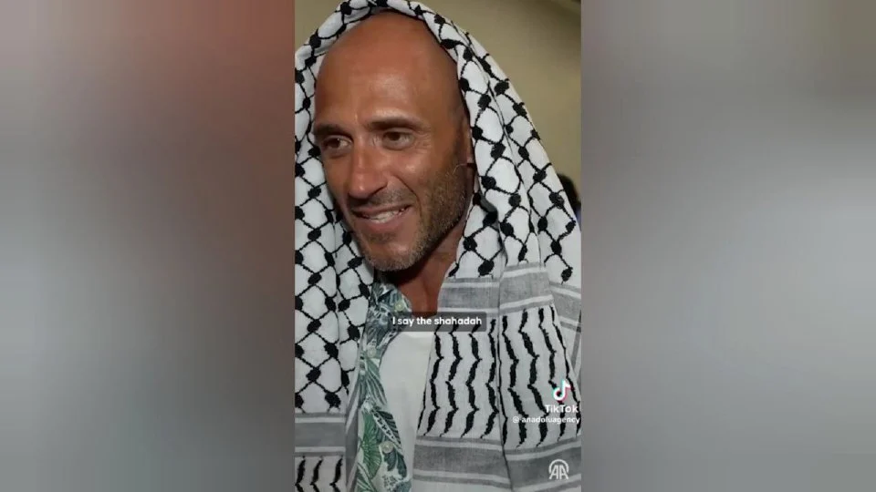 Sukerelawan Itali Memeluk Islam: Hidayah di Sebalik Tembok Kezaliman: Indahnya Islam Terzahir dalam Ujian