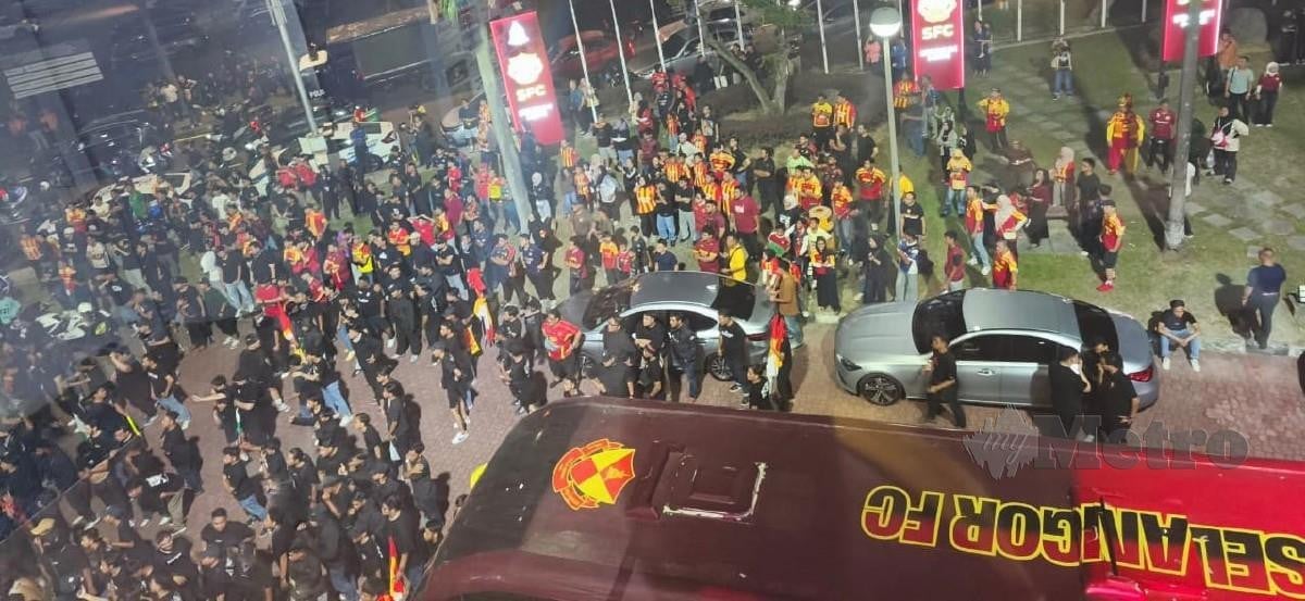 Menjiwai Roh Sukan, Menolak `Assabiyyah: Perspektif Islam Terhadap Ketaksuban Peminat