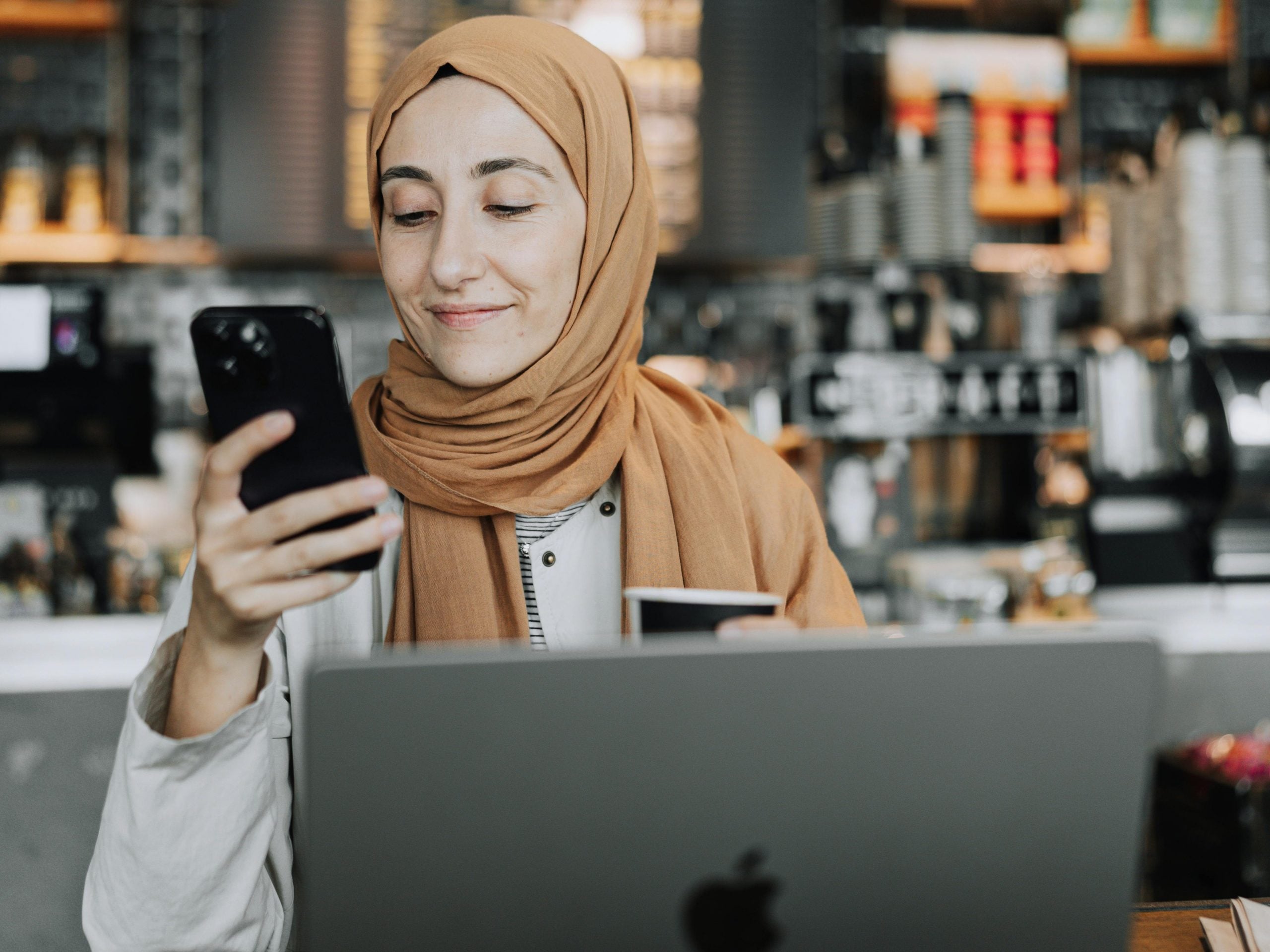 Melepaskan Genggaman: Membaca Ujian sebagai Hikmah, Bukan Hukuman