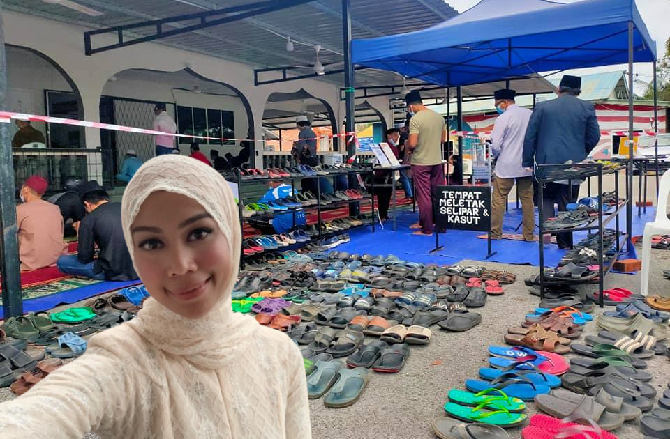 Selipar Sharifah Sakinah Hilang Di Masjid, Ramai Masih Tak Sedar Dosa Besar Mencuri Dalam Rumah Allah