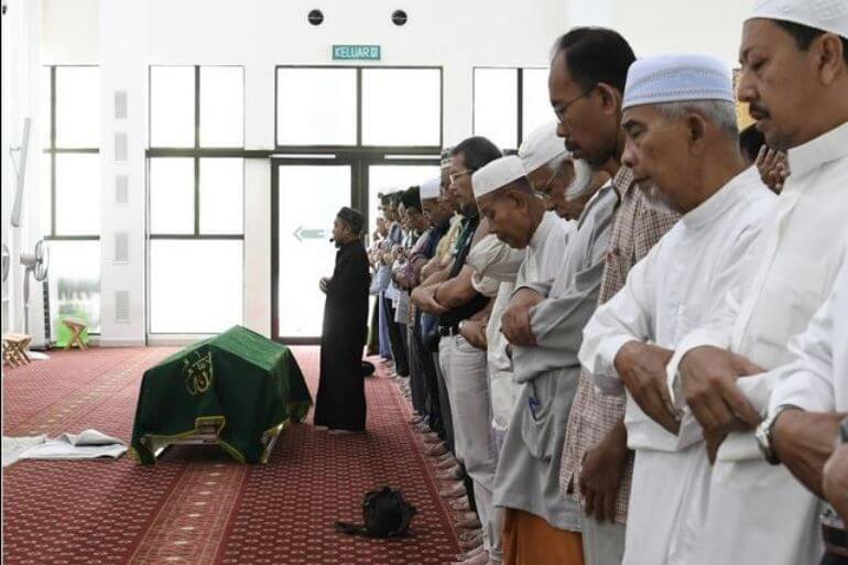Anak Lelaki Perlu Tahu Solat Jenazah, Amanah Wali Terdekat & Pahala Sebesar Gunung Uhud