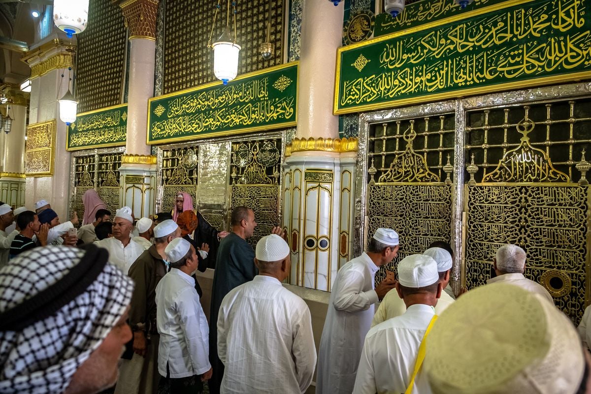 Cara Sebenar Beri Salam & Berdoa Ketika Ziarah Makam Rasulullah SAW, Jangan Sampai Tersilap Akidah