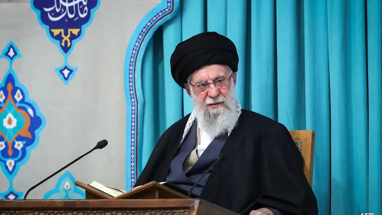 Pemimpin Tertinggi Iran, Ayatollah Ali Khamenei Terkorban Dalam Serangan Udara
