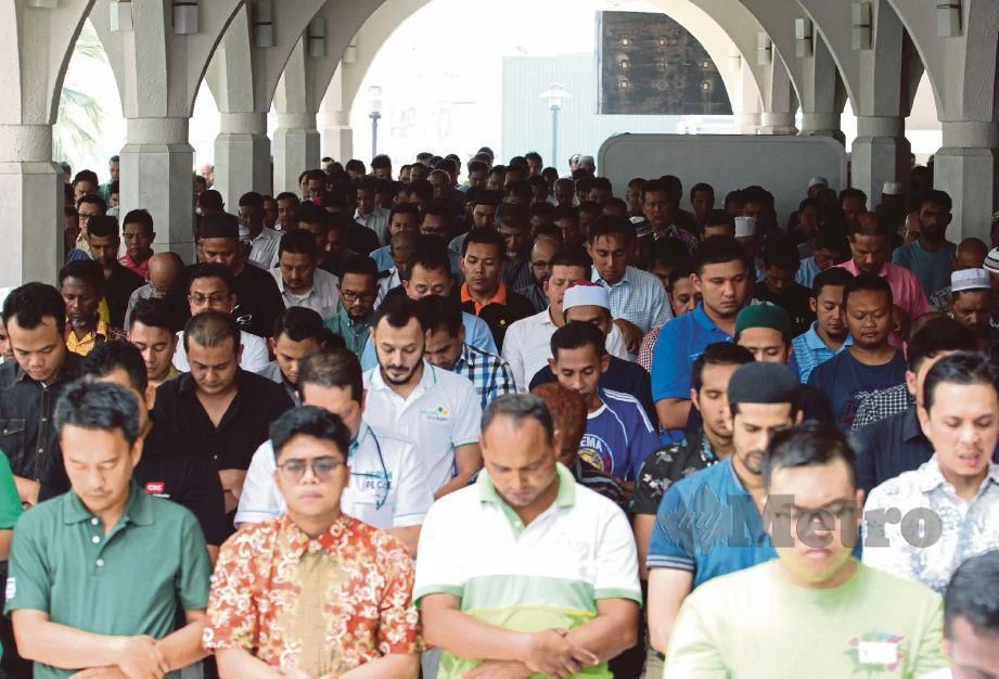Dr. Zulkifli Hasan Seru Umat Islam Mohon Rahmat Hujan Melalui Solat Sunat Istisqa, Ini Panduan Lengkap
