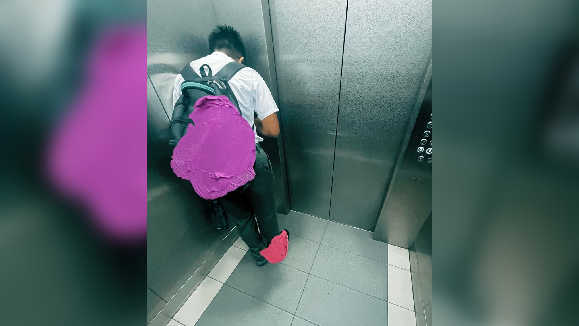 Wanita Kongsi Kanak-Kanak Lelaki Bukan Muslim Makan Sorok Hadap Dinding Dalam Lif, Hormat Orang Puasa