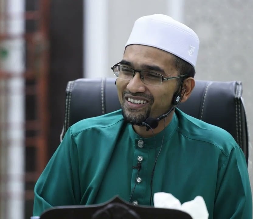 tarik orang rapatkan saf