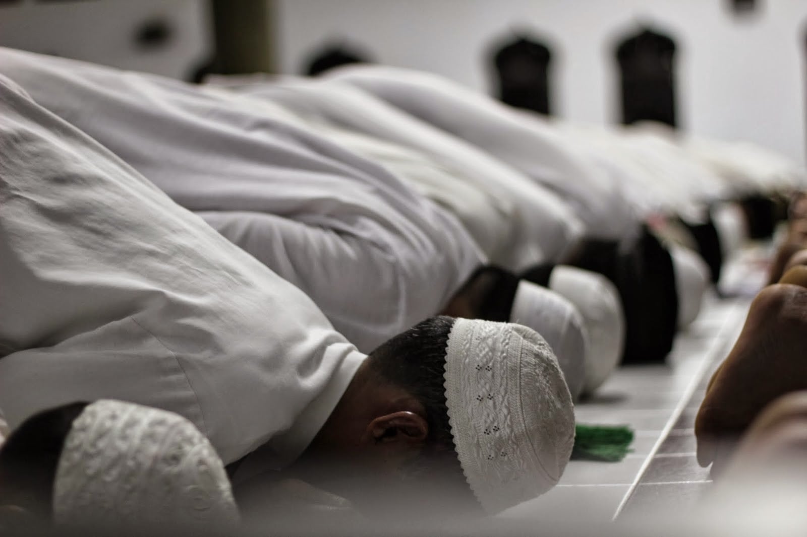 Makruh Solat Berimamkan Orang Fasik Jika Makmum Tahu Statusnya, Lantik Calon Imam Yang Lebih Soleh & Bertaqwa