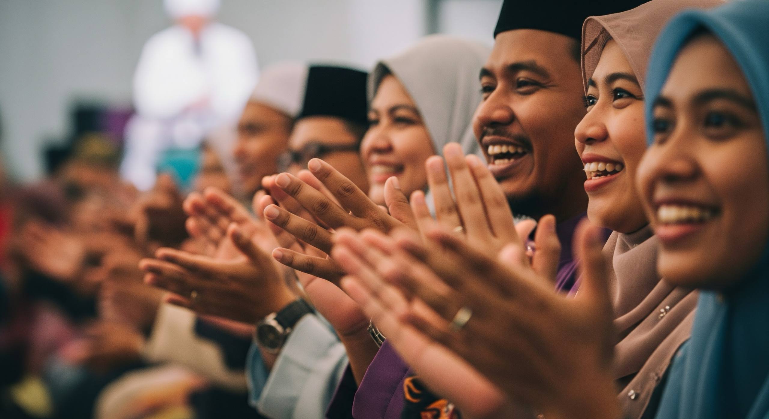 Ramai Tak Tahu, Walaupun Tepuk Tangan Diharuskan Dalam Islam, Ada Keadaan Tertentu Yang Perlu Dielakkan