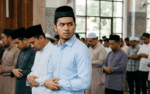Boleh Ke Berpaling Ketika Solat Sebab Risau Barang Dicuri? Mufti Jelaskan Hukum & Batas Pergerakan
