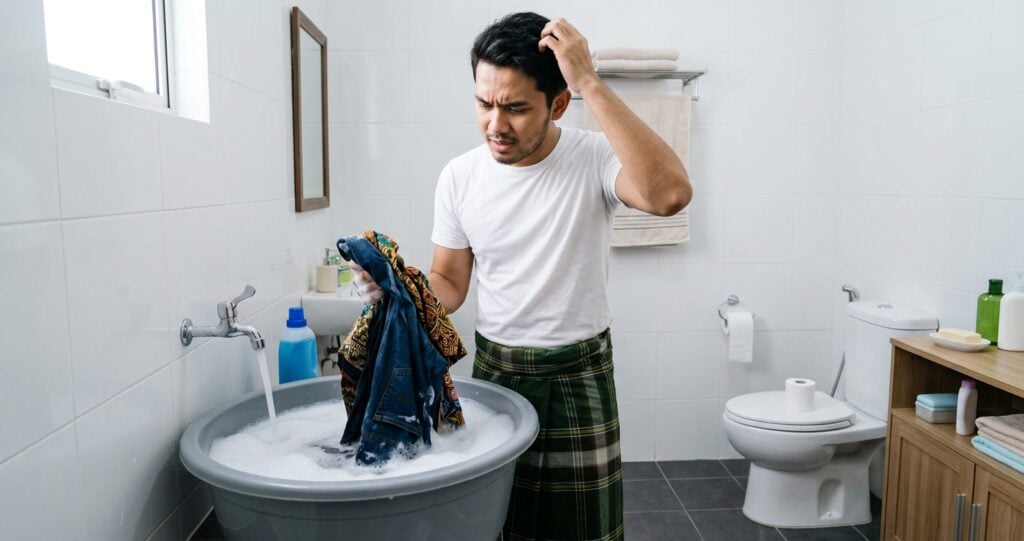 Pakaian Terkena Air Mazi, Cukup Sekadar Renjis Air Atau Kena Basuh? Mufti Jelaskan Cara Bersuci Yang Betul