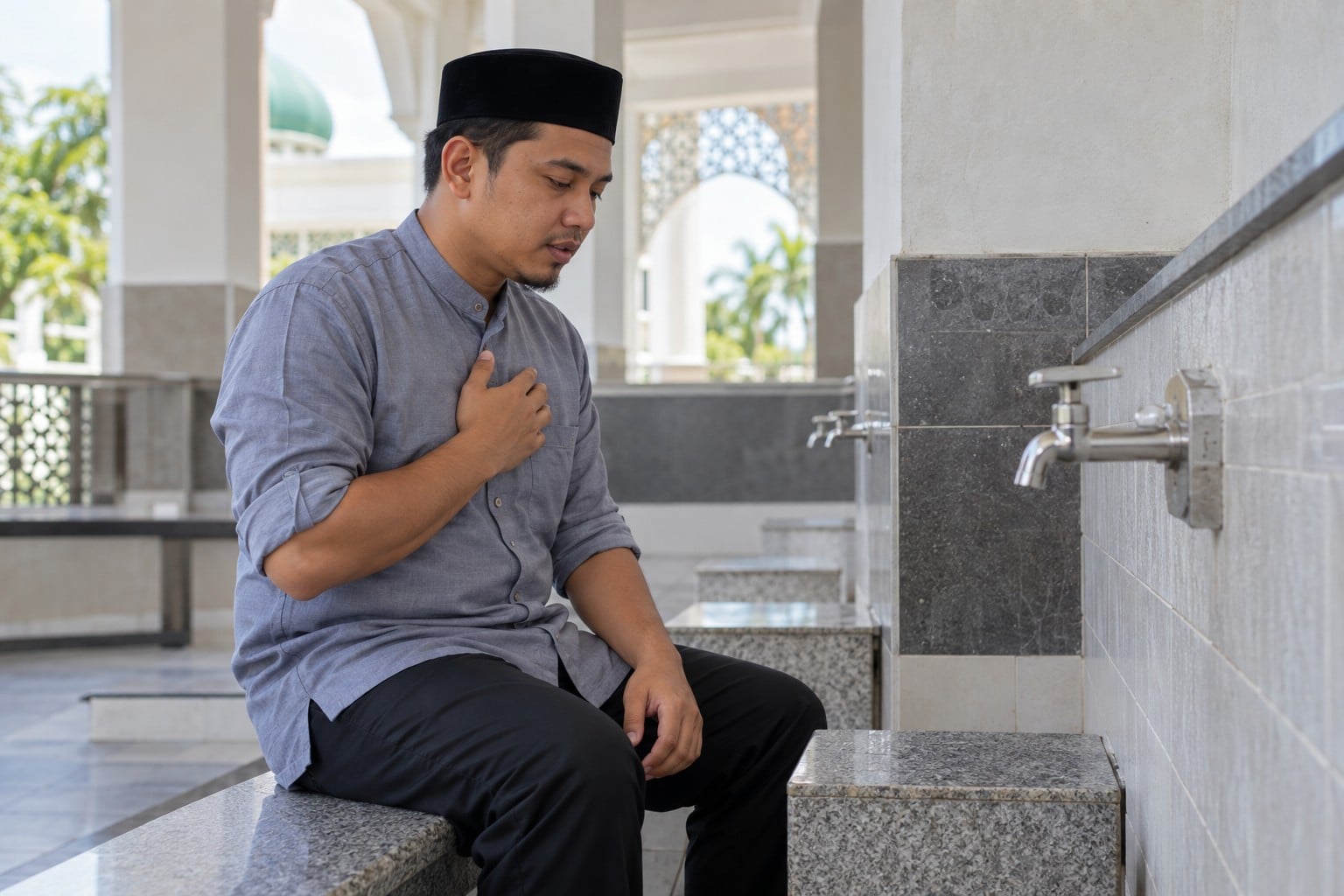 Terlupa Baca Bismillah Sebelum Ambil Wuduk, Betul Ke Wuduk Jadi Tak Sah & Perlu Ulang Semula? Ini Penjelasannya