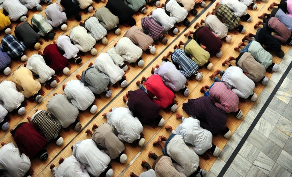 Jerebu Teruk Sampai Jejas Kesihatan, Boleh Jadi Keuzuran Untuk Tak Solat Berjemaah Di Masjid? Ini Hukumnya