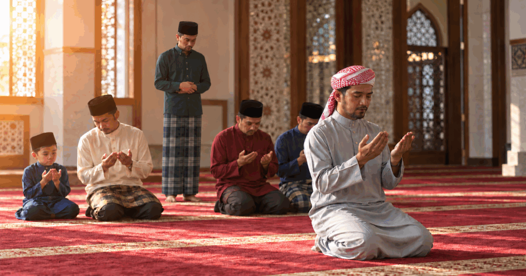 Terus Solat Ba’diah Tanpa Zikir & Doa Lepas Solat Fardu, Boleh Ke? Ini Penjelasan Hukum Serta Adab Pelaksanaannya
