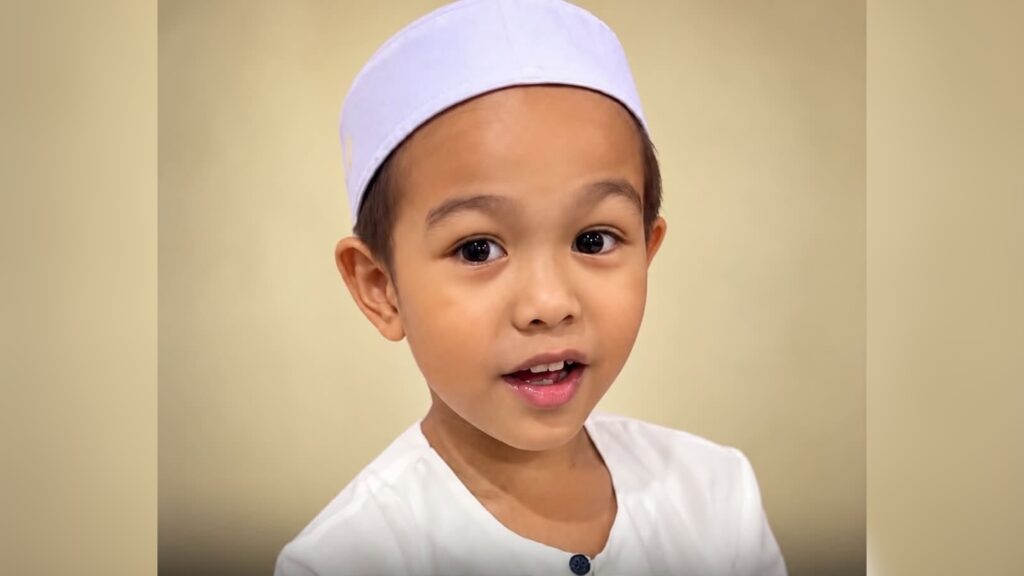 Baru 9 Tahun Tapi Ahmad Ziyyad Berjaya Hafaz 30 Juzuk Al-Quran Dalam 4 Bulan, Ini Rahsia Kejayaannya